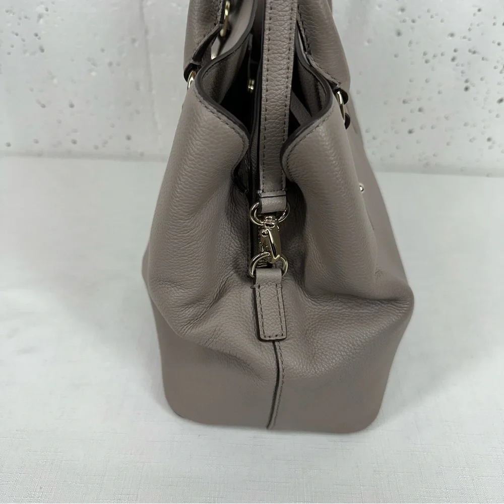 Kate Spade Taupe Larchmont Avenue Pebbled Leather Satchel Crossbody Bag Purse - Picture 4 of 16